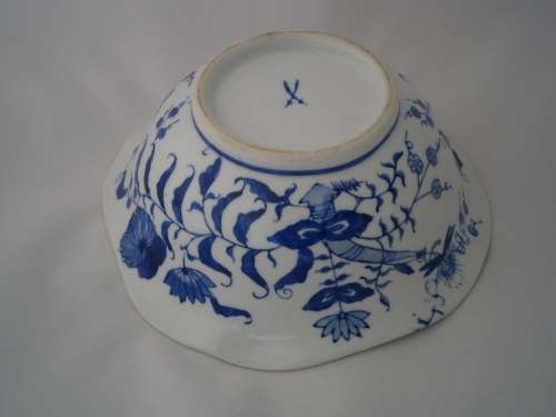 Blue and white  Bowl - 20.5 cm