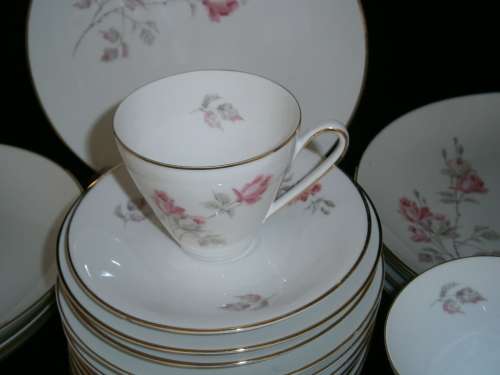 PART DINNER AND TEA SET 26 PIECES - ALKA BAVARIA CLAUDIA