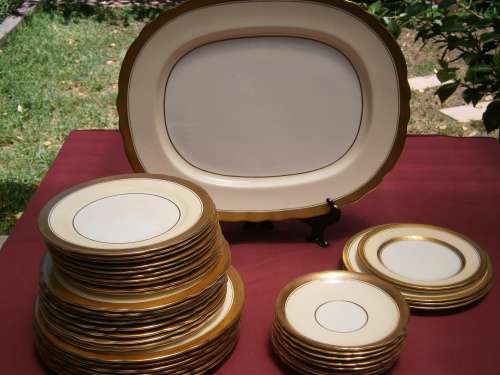 Aynsley "Sandringham"   Gold Etched Dinner Set  - 44 pieces