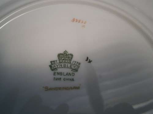 Aynsley "Sandringham"   Gold Etched Dinner Set  - 44 pieces