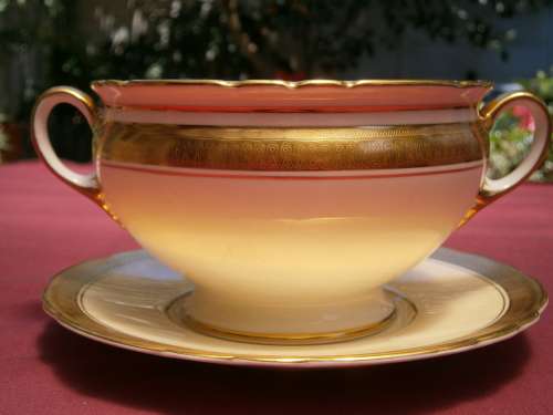 Aynsley "Sandringham"   Gold Etched Dinner Set  - 44 pieces