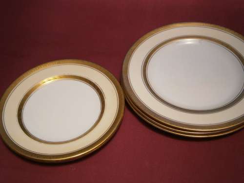 Aynsley "Sandringham"   Gold Etched Dinner Set  - 44 pieces