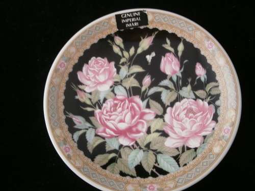 Collection of  7 Imary Pin Dishes