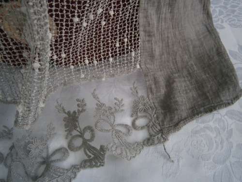 Lovely Tunic /Blouse with lace and sequins in size - M-L