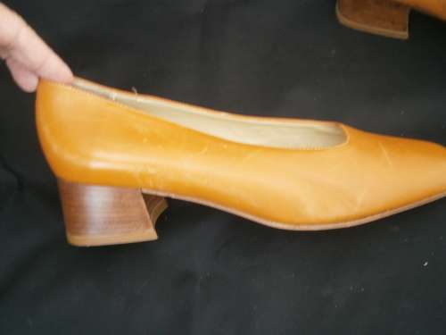 Genuine Leather "Heyraud Paris" shoes. Made in Italy. Size 7. New.