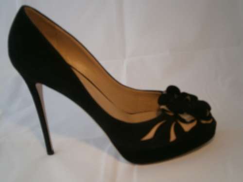 Luxury designers VALENTINO Suede Peep Toe Flower Pumps - Size 6.