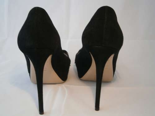 Luxury designers VALENTINO Suede Peep Toe Flower Pumps - Size 6.