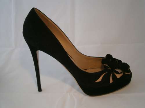Luxury designers VALENTINO Suede Peep Toe Flower Pumps - Size 6.