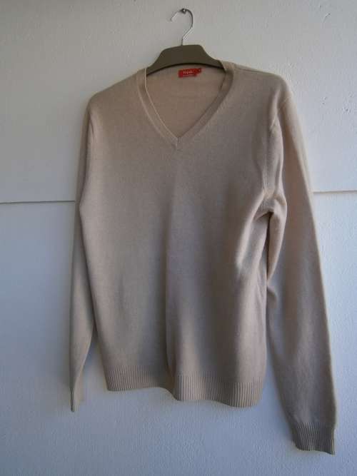 100% Cashmere  Jercey.