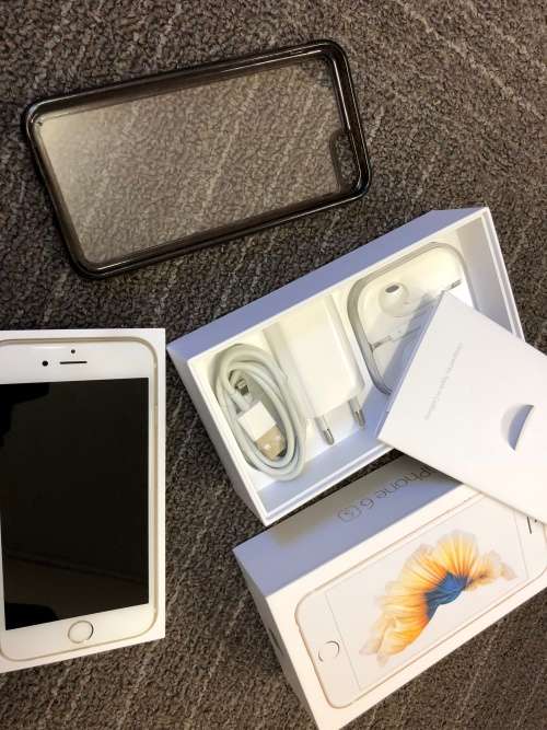 iPhone 6s 64GB Gold **Like new** including cover