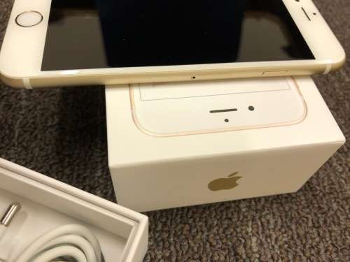 iPhone 6s 64GB Gold **Like new** including cover