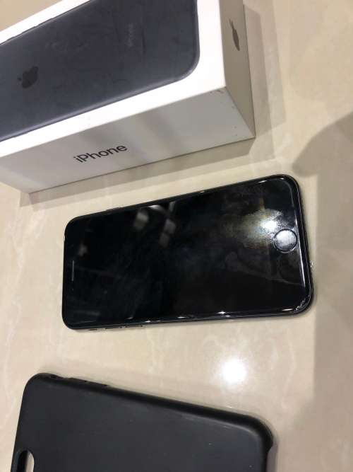 iPhone 7 128GB Black including black cover