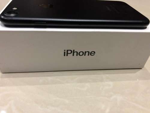 iPhone 7 128GB Black including black cover