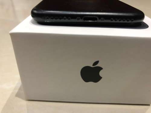 iPhone 7 128GB Black including black cover