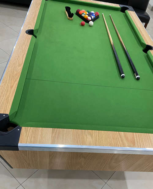 Pool Table including 2 cues and balls