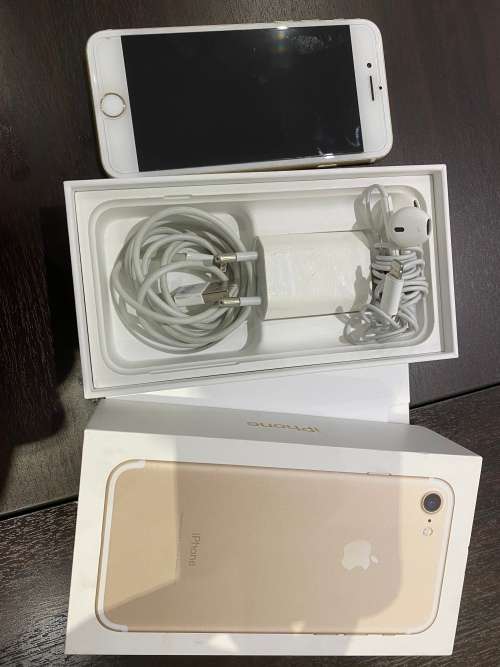 iPhone 7 32GB Gold including 2 covers