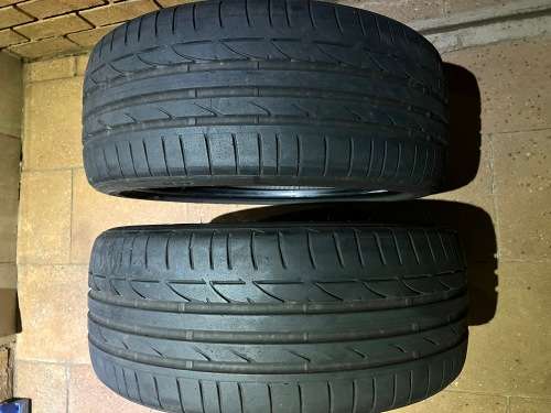 Bridgestone 225/40/R19 89Y- run flat tyre (good condition)