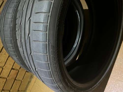 Bridgestone 225/40/R19 89Y- run flat tyre (good condition)