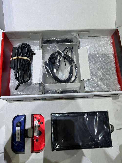Nintendo Switch V2 including box and accessories