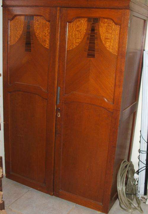 Stunning!!! .....Art Deco kas met verskillende kleure verneur inlays...in goeie toestand