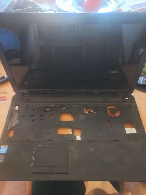 TOSHIBA Satellite C55-A5180  cpu N2820 @ 2.13 Ghz and ram included and screen