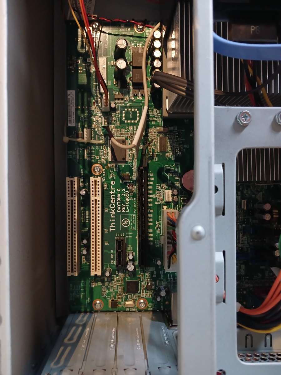 Lenovo Thinkcentre Daytona-G L-IQ965U