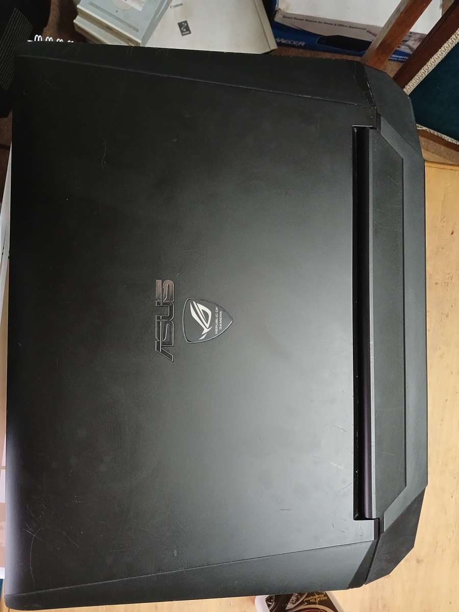 Asus ROG g750js gaming laptop for repair or parts