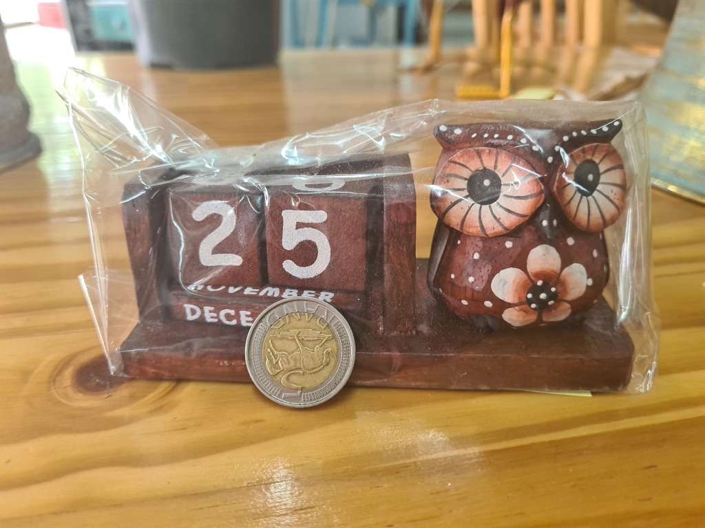 Imported wooden owl calendar