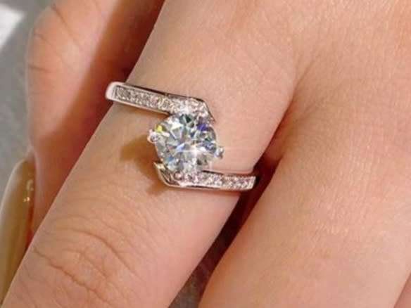 S925 Sterling Silver Elegant 100% Real 1CT Brilliant Moissanite Ring