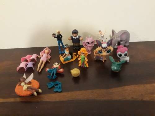 A Beautifful Collection of Girl`s Toy Figurines