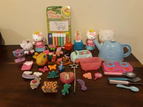 A Huge Lot of Various Girl`s Toys
