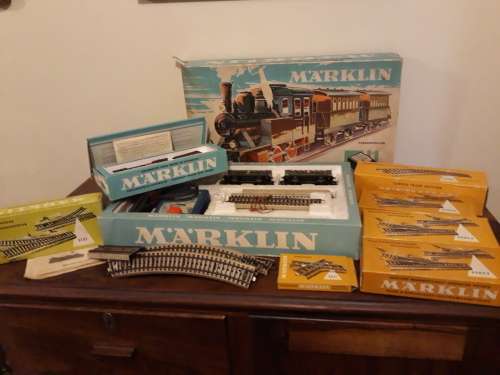 MARKLIN Vintage Train Set - Complete with Tracks!