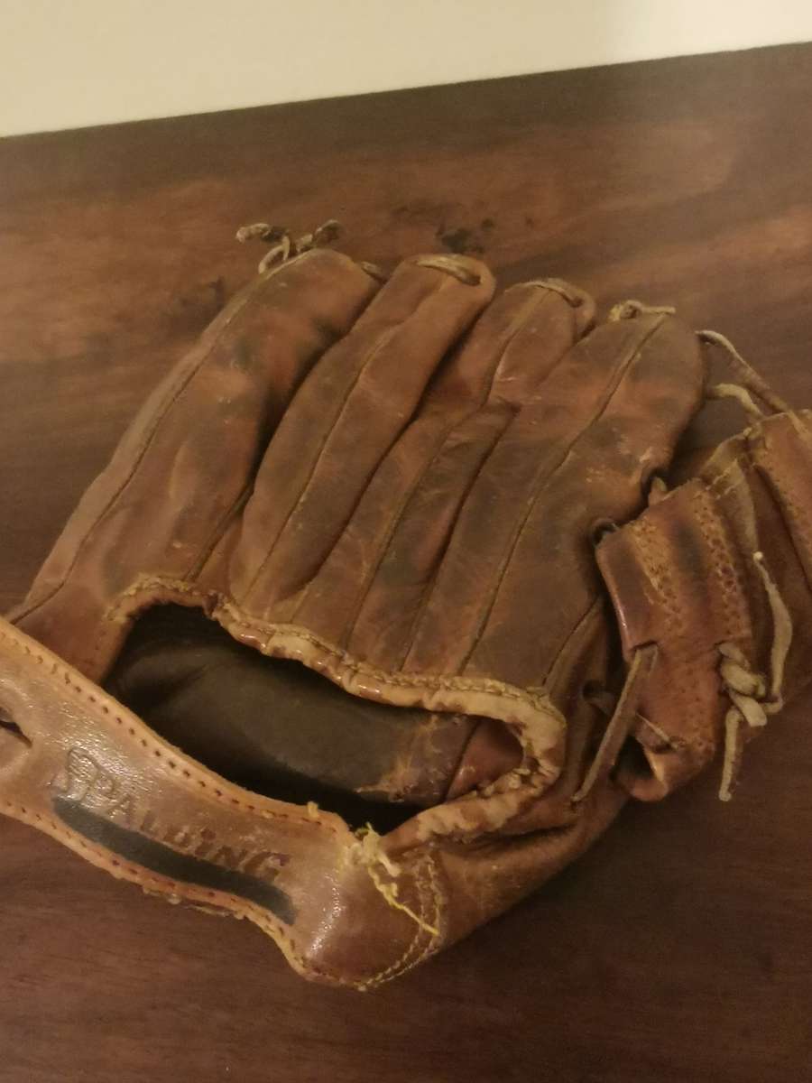 Vintage Spalding Leather Baseball Mit - What a Catch!