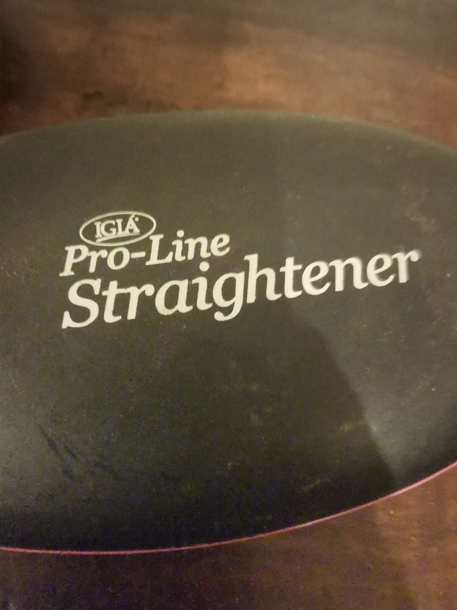 Pro-line Hair Straightener with a 3 pack of New Combs