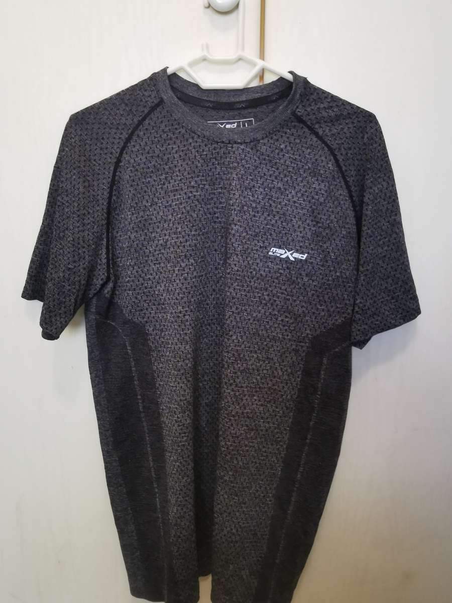 Maxed Elite T-Shirt Size L