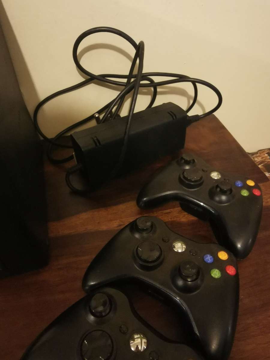 For Spares or Repairs - Xbox 360 plus extras