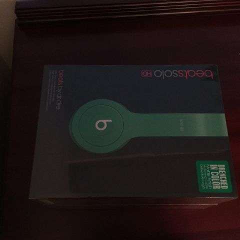 BRAND NEW***Beat Headphones in box by Dr Dre