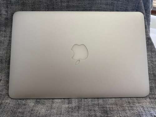 MacBook Air 11` Late 2010 Model ! Great Condition!