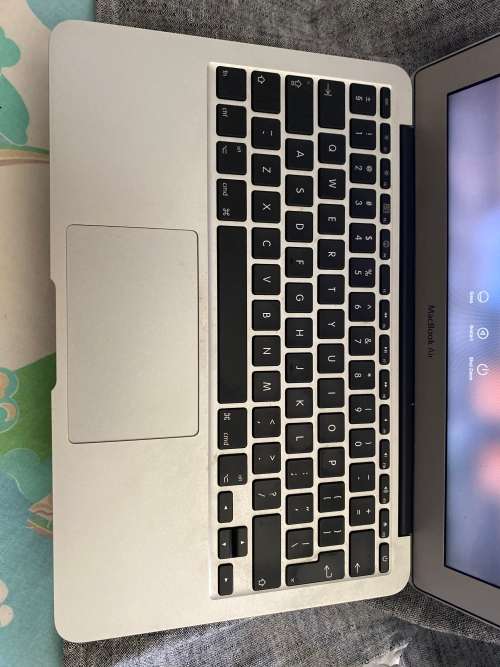 MacBook Air 11` Late 2010 Model ! Great Condition!