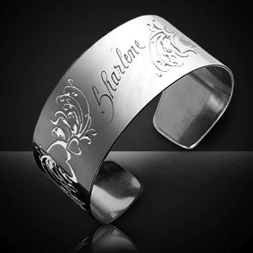 Open ended ladies bracelet - Victorian hearts design **FREE ENGRAVING**