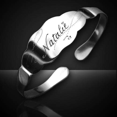 Ladies bracelet - hearts **FREE ENGRAVING**