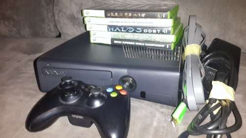 Xbox 360 Slim 320GB + 5 Games
