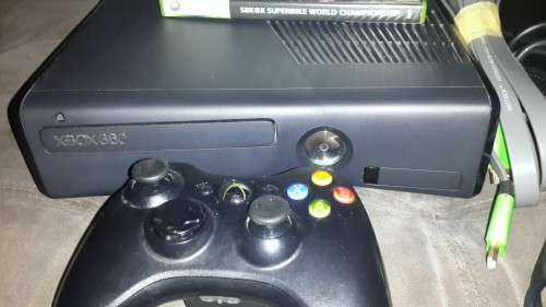 Xbox 360 Slim 320GB + 5 Games