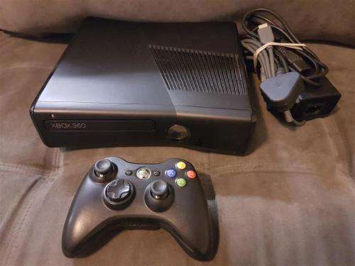 Xbox 360 Slim 4GB Matt