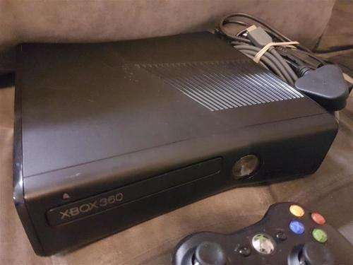Xbox 360 Slim 4GB Matt