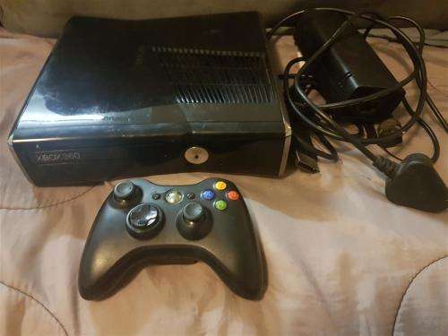 Xbox 360 Slim 250GB Gloss