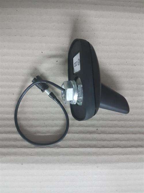 Shark Fin Antenna / Aerial For VW Polo 9N & Golf MK4