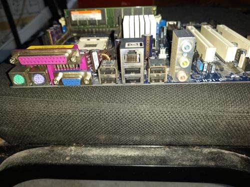 ASRock P4VM800 Motherboard + 256MB Ram