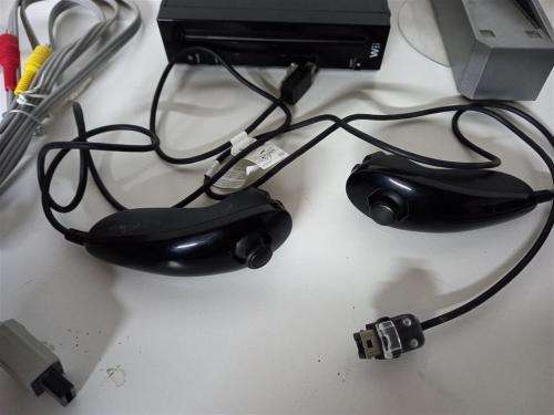Wii Black Console with 2 x Remotes and all cables