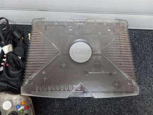 Original Xbox Crystal with Power,video cables + Controller